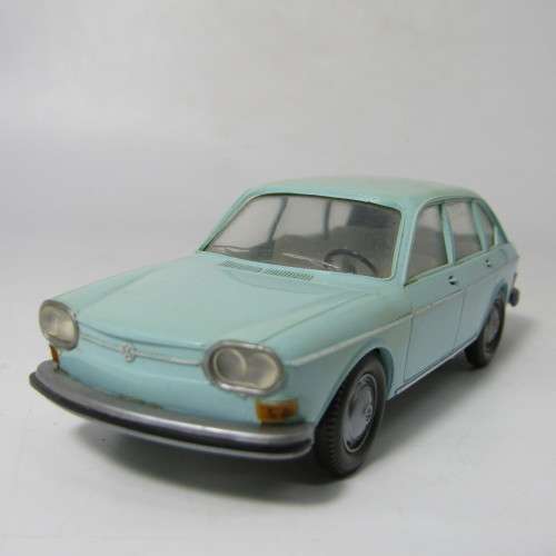 Cursor Modell 868 Volkswagen 411 plastic model car