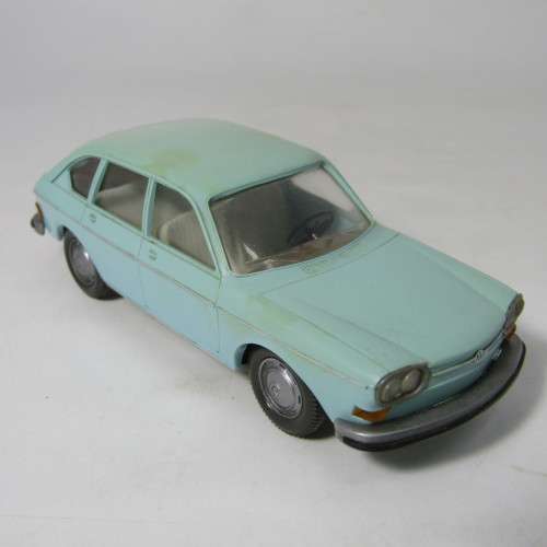 Cursor Modell 868 Volkswagen 411 plastic model car
