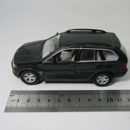 Kinsmart MBW X5 die-cast model car - pull back action - scale 1/36