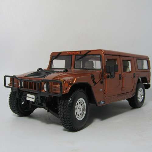 Maisto Hummer Hi model car - 10th Anniversary edition - some paint damage on roof - scale 1/18
