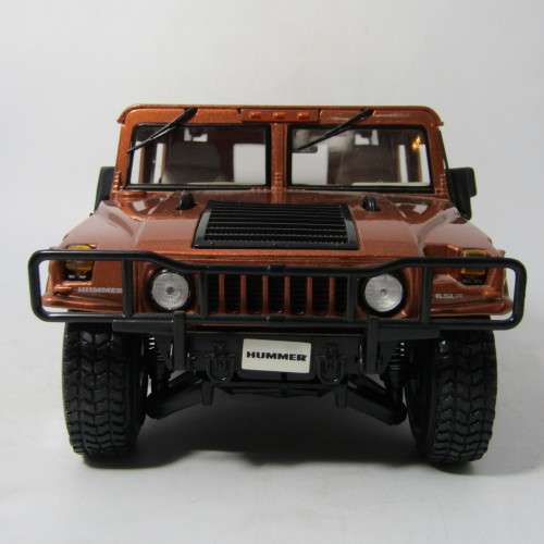 Maisto Hummer Hi model car - 10th Anniversary edition - some paint damage on roof - scale 1/18