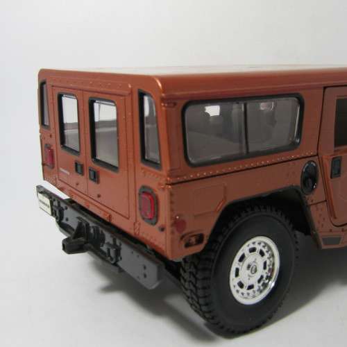 Maisto Hummer Hi model car - 10th Anniversary edition - some paint damage on roof - scale 1/18