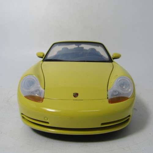 UT Models Porsche 996 Carrera Cabriolet model car - scale 1/18