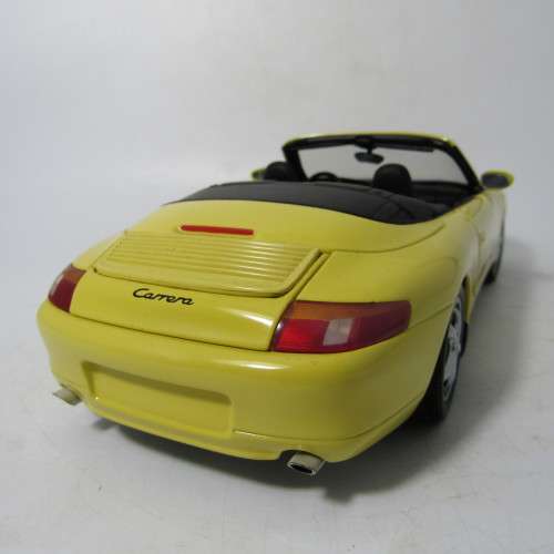 UT Models Porsche 996 Carrera Cabriolet model car - scale 1/18
