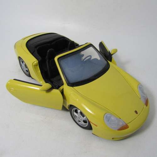 UT Models Porsche 996 Carrera Cabriolet model car - scale 1/18