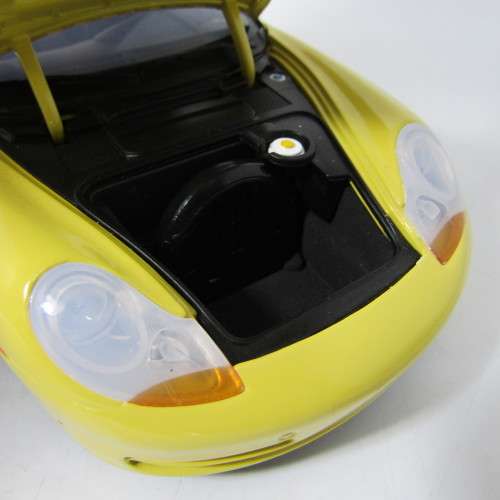 UT Models Porsche 996 Carrera Cabriolet model car - scale 1/18