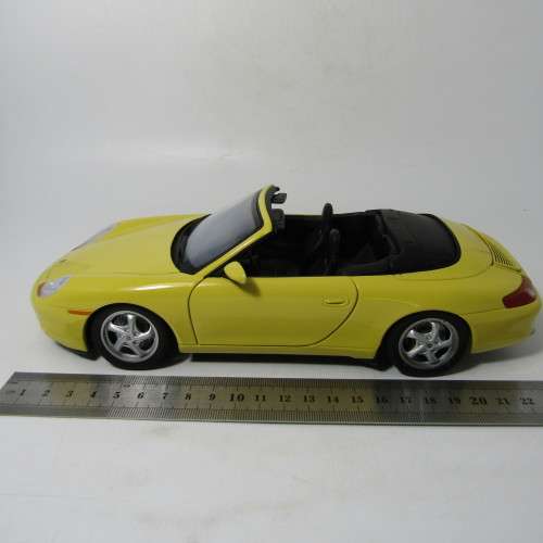UT Models Porsche 996 Carrera Cabriolet model car - scale 1/18