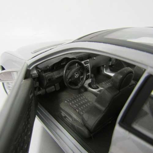 Welly Mercedes-Benz C-Class sports Coupe model car - scale 1/18