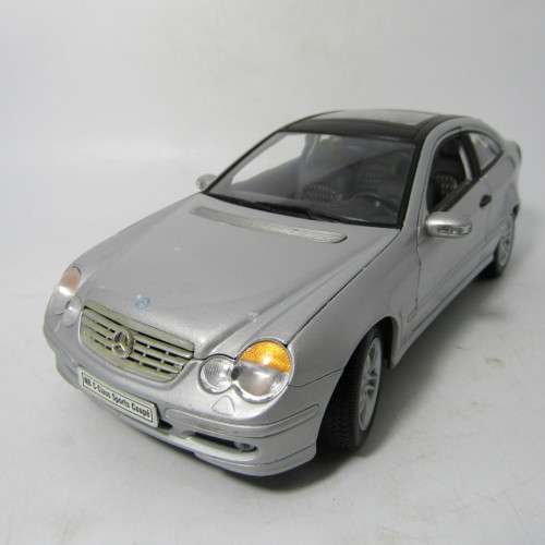 Welly Mercedes-Benz C-Class sports Coupe model car - scale 1/18