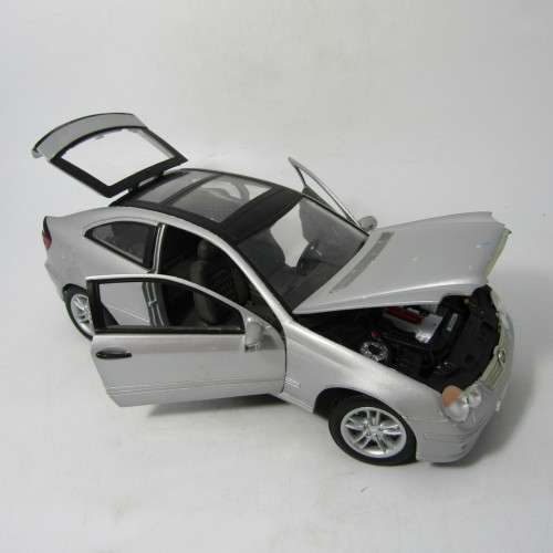 Welly Mercedes-Benz C-Class sports Coupe model car - scale 1/18