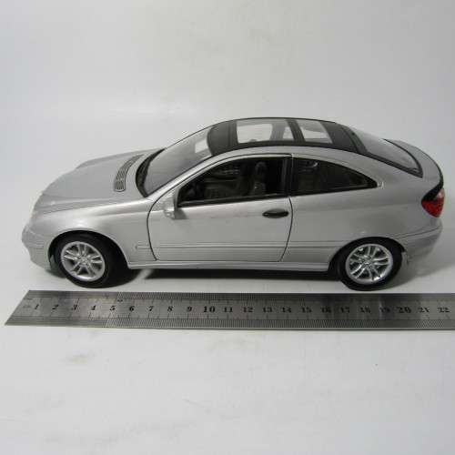 Welly Mercedes-Benz C-Class sports Coupe model car - scale 1/18