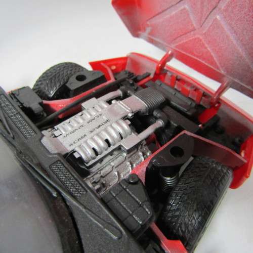 Maisto 1992 Corvette ZR1 model car- scale 1/18