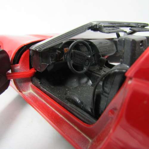 Maisto 1992 Corvette ZR1 model car- scale 1/18