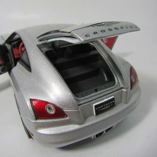 Motor Max Chrysler Crossfire model car - scale