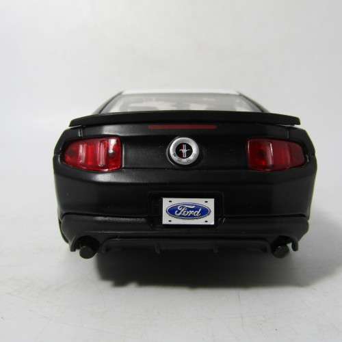 Maisto 2012 Ford Mustang Boss 302 model car - scale