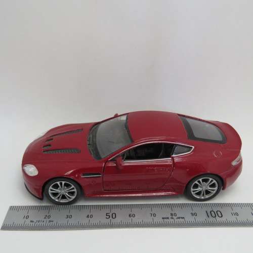 Welly Aston Martin V12 vintage die-cast model car - Pull back action