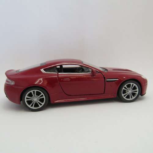 Welly Aston Martin V12 vintage die-cast model car - Pull back action