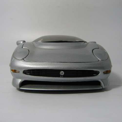 Maisto Jaguar XJ 220 model car - scale 1/18
