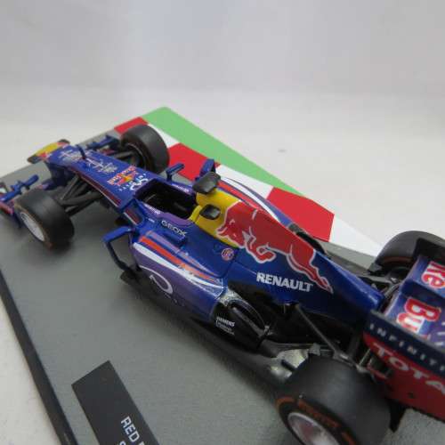 Formula 1 Red Bull RB9 - 2013 model car - #1 Sebastian Vettel - Scale 1/43