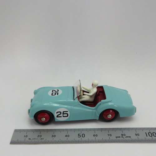 Dinky Toys #111 Triumph TR2 Sports model car - Mint boxed - DeAgostini Ltd