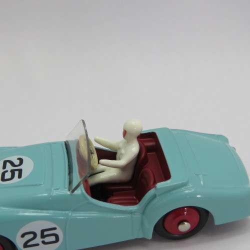 Dinky Toys #111 Triumph TR2 Sports model car - Mint boxed - DeAgostini Ltd