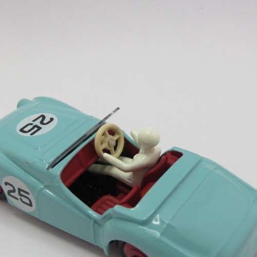 Dinky Toys #111 Triumph TR2 Sports model car - Mint boxed - DeAgostini Ltd