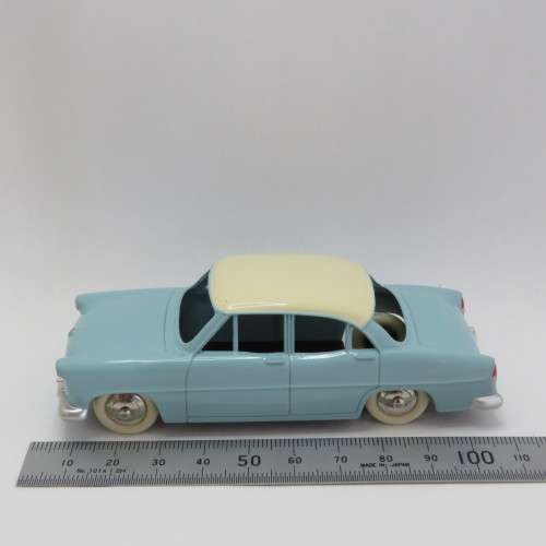 Dinky Toys #24 Z Simca Versailles model car - Mint boxed - DeAgostini Ltd