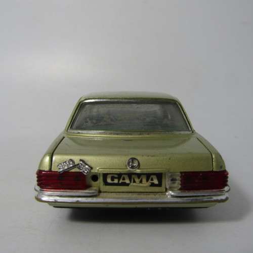 Vintage GAMA Mercedes-Benz 450 SE die-cast model car - scale 1/24 - well used