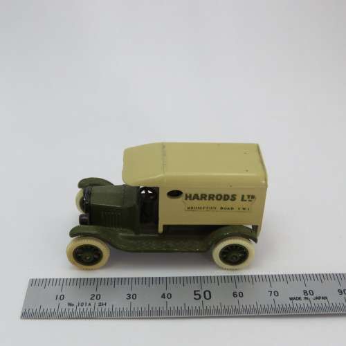 Efsi T-Ford 1919 die-cast model car - Harrods Ltd