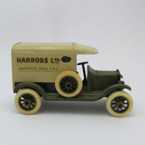 Efsi T-Ford 1919 die-cast model car - Harrods Ltd