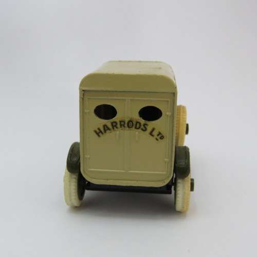 Efsi T-Ford 1919 die-cast model car - Harrods Ltd