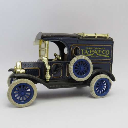 ERTL 1918 Ford Model T delivery van - Ta-Pat-Co - Tyres damaged