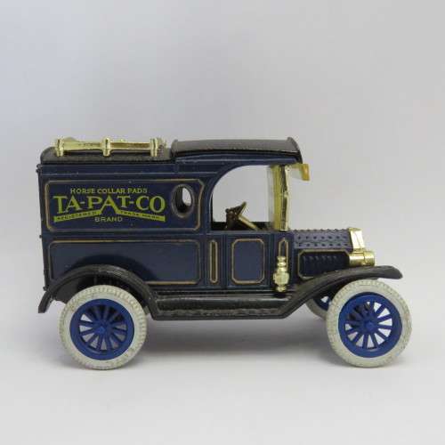 ERTL 1918 Ford Model T delivery van - Ta-Pat-Co - Tyres damaged