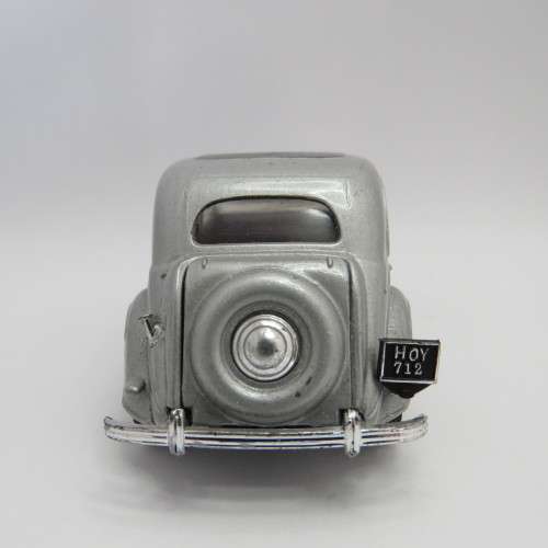 Matchbox Dinky 1949 Ford V8 Pilot die-cast model car
