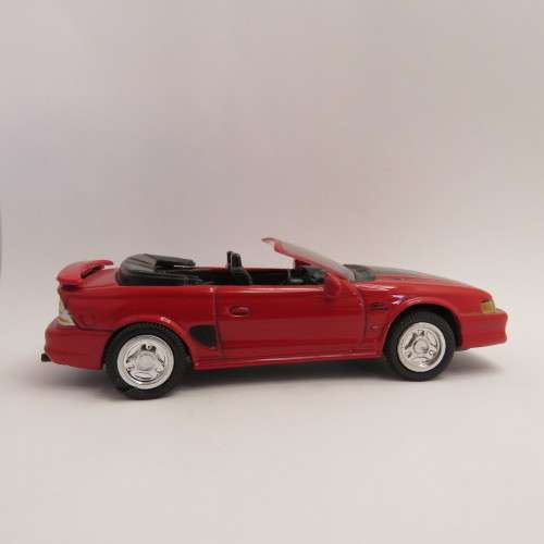 NewRay 1994 Mustang GT Convertible model car - Scale 1/43