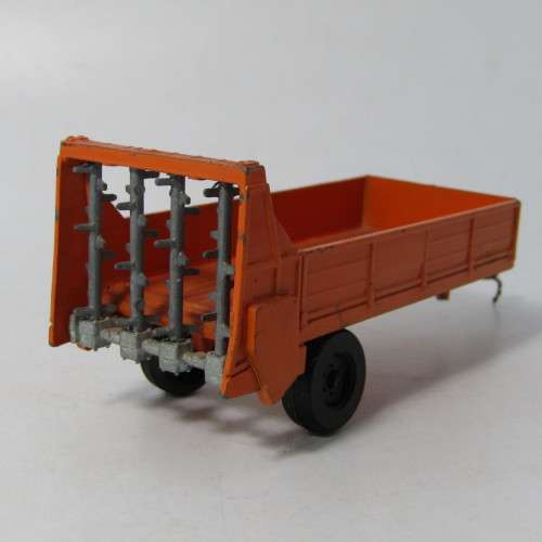 Yaxon Art 071 orange farm trailer - hook missing