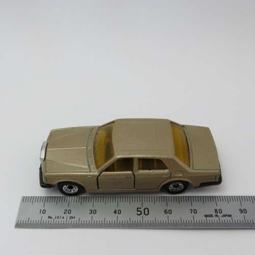 Vintage Matchbox Rolls-Royce silver spirit toy car - Opening doors