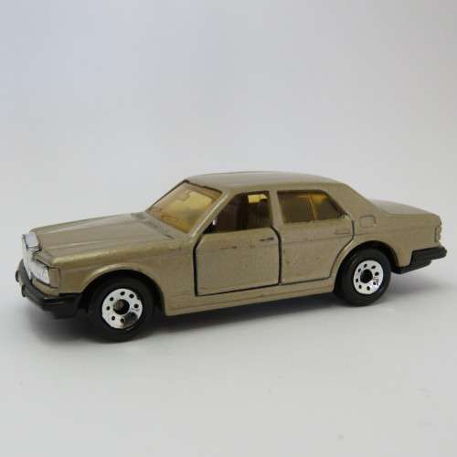 Vintage Matchbox Rolls-Royce silver spirit toy car - Opening doors