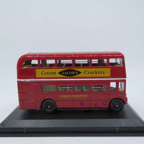 Oxford London Bus `Typhoo tea` die-cast model in case