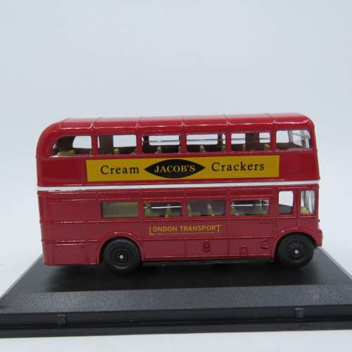 Oxford London Bus `Typhoo tea` die-cast model in case