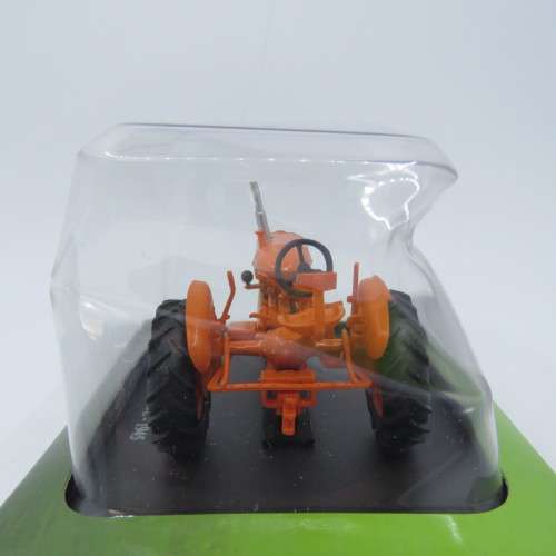 Hachette tractors issue 4 - 1945 Allis-Chalmers WC die-cast tractor - Scale 1/43