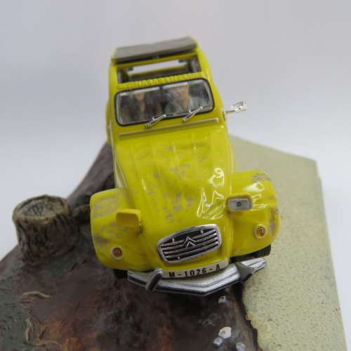 James Bond 007 Citroen 2 CV model car - For your eyes only