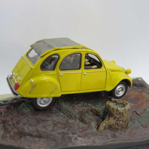 James Bond 007 Citroen 2 CV model car - For your eyes only