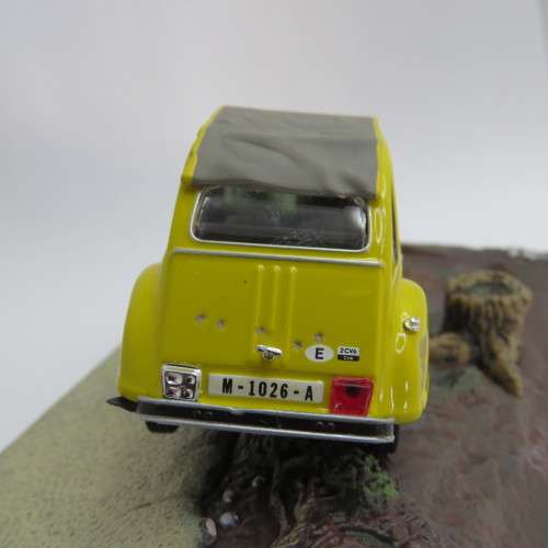 James Bond 007 Citroen 2 CV model car - For your eyes only