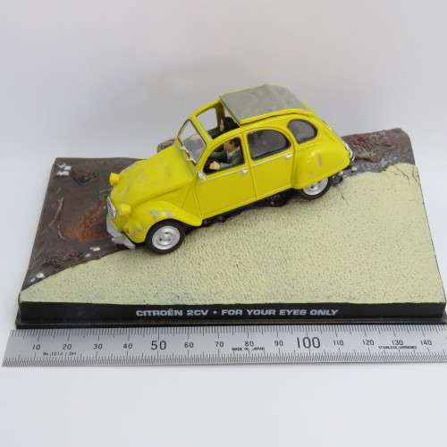 James Bond 007 Citroen 2 CV model car - For your eyes only