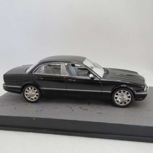 James Bond 007 Daimler Super eight model car - Quantum of Solace
