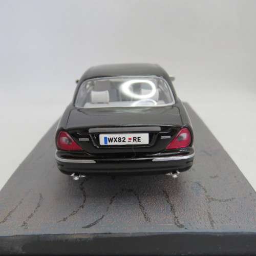 James Bond 007 Daimler Super eight model car - Quantum of Solace