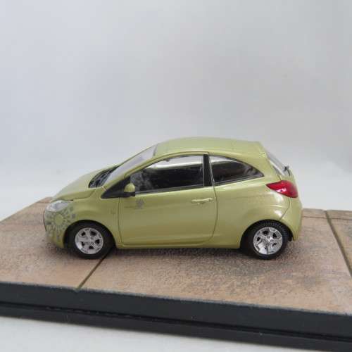 James Bond 007 Ford KA model car - Quantum of Solace - Case cracked