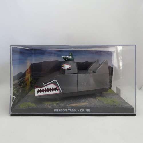 James Bond 007 Dragon Tank model - Dr No - Case cracked