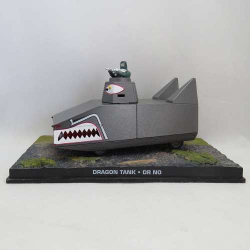 James Bond 007 Dragon Tank model - Dr No - Case cracked